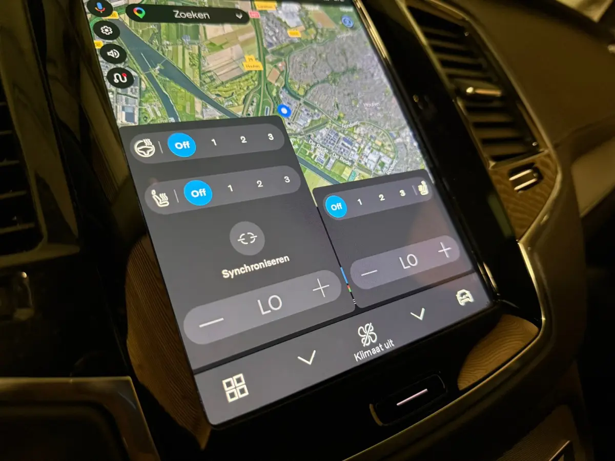 T8 AWD Recharge Ultimate Bright | Luchtvering | Trekhaak | 360 Camera | Head-Up Display | 455pk | Harman Kardon | Adaptieve Cruise Control | Stoelverwarming voor+achter | Stuurwielverwarming