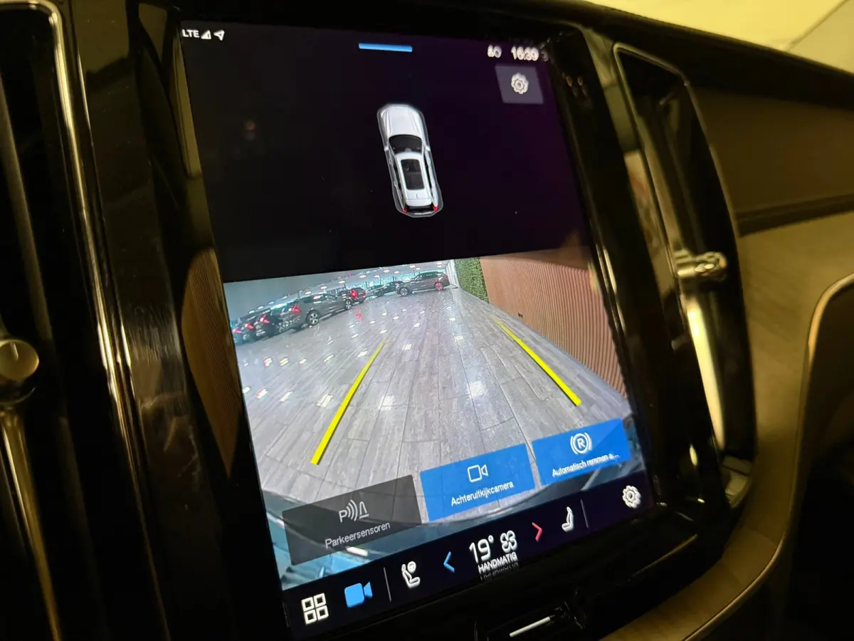 T6 AWD Recharge Ultimate Bright Long Range | Luchtvering | Trekhaak | Head-Up Display | Harman Kardon | Parkeercamera | Adaptieve Cruise Control | Stoelverwarming | Stuurwielverwarming | Sch