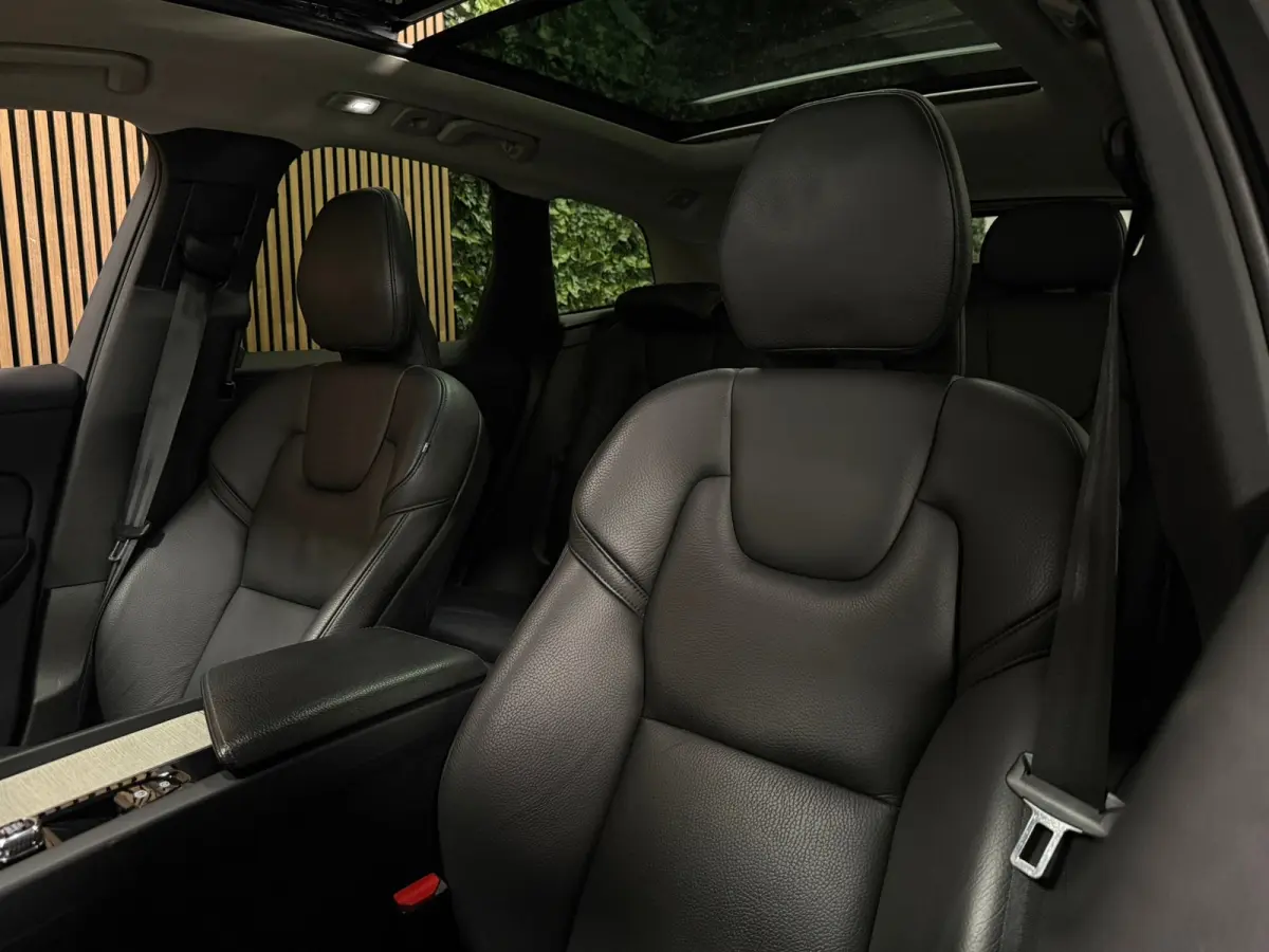 T6 AWD Recharge Ultimate Bright Long Range | Luchtvering | Trekhaak | Head-Up Display | Harman Kardon | Parkeercamera | Adaptieve Cruise Control | Stoelverwarming | Stuurwielverwarming | Sch