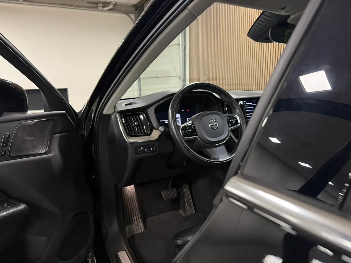 T6 AWD Recharge Ultimate Bright Long Range | Luchtvering | Trekhaak | Head-Up Display | Harman Kardon | Parkeercamera | Adaptieve Cruise Control | Stoelverwarming | Stuurwielverwarming | Sch