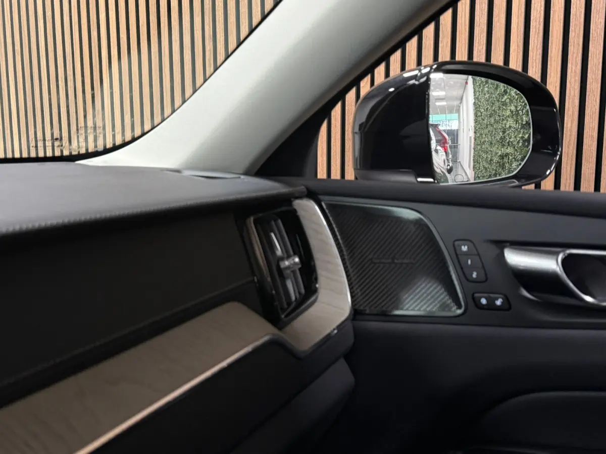 T6 AWD Recharge Ultimate Bright Long Range | Luchtvering | Trekhaak | Head-Up Display | Harman Kardon | Parkeercamera | Adaptieve Cruise Control | Stoelverwarming | Stuurwielverwarming | Sch