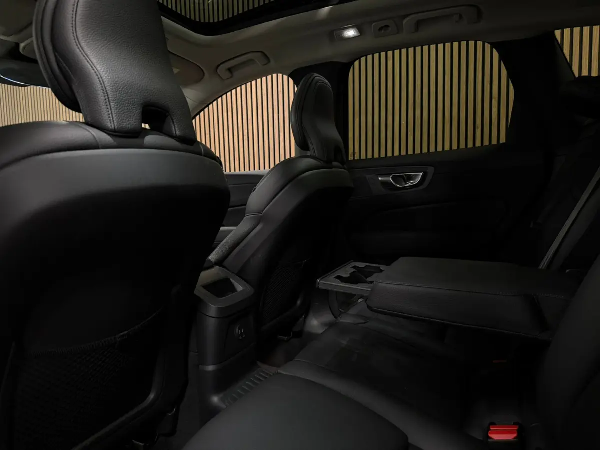 T6 AWD Recharge Ultimate Bright Long Range | Luchtvering | Trekhaak | Head-Up Display | Harman Kardon | Parkeercamera | Adaptieve Cruise Control | Stoelverwarming | Stuurwielverwarming | Sch