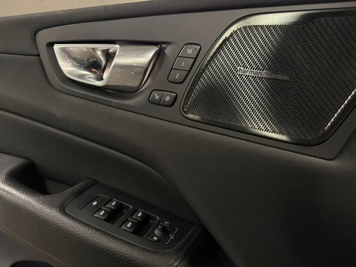 T6 AWD Recharge Ultimate Bright Long Range | Luchtvering | Trekhaak | Head-Up Display | Harman Kardon | Parkeercamera | Adaptieve Cruise Control | Stoelverwarming | Stuurwielverwarming | Sch