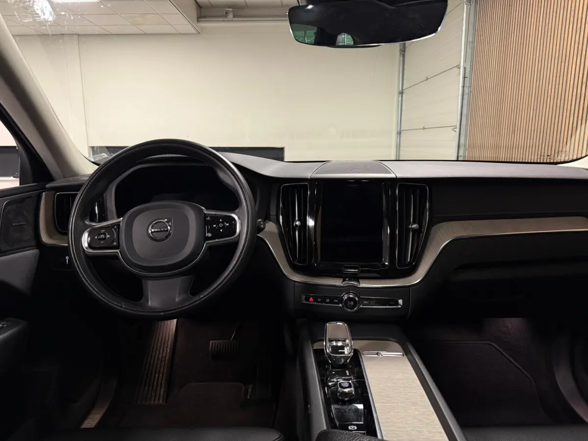 T6 AWD Recharge Ultimate Bright Long Range | Luchtvering | Trekhaak | Head-Up Display | Harman Kardon | Parkeercamera | Adaptieve Cruise Control | Stoelverwarming | Stuurwielverwarming | Sch