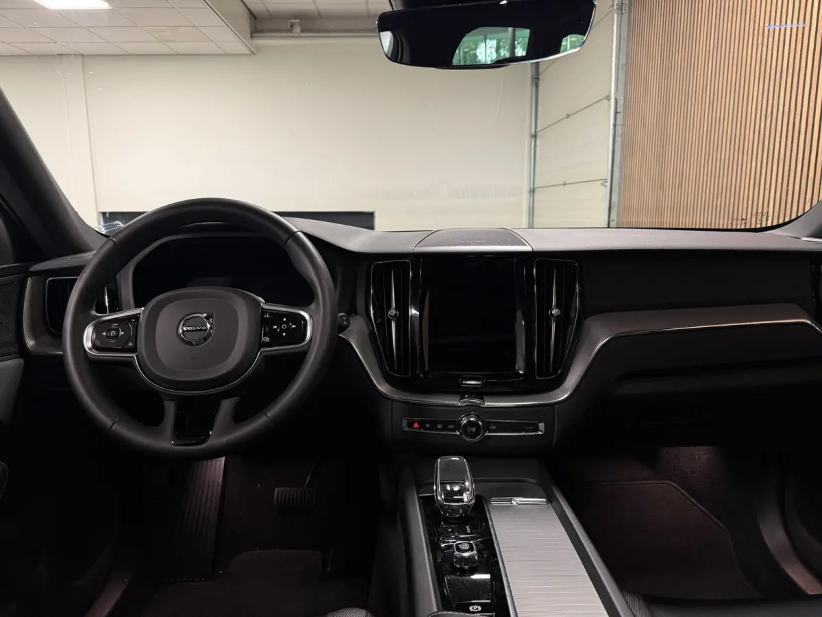 T8 AWD Recharge Plus Dark | Luchtvering | Trekhaak | 360° Camera | Harman Kardon | 455pk | Adaptieve Cruise Control | Stoelverwarming voor+achter | Stuurwielverwarming | Full LED Meesturend
