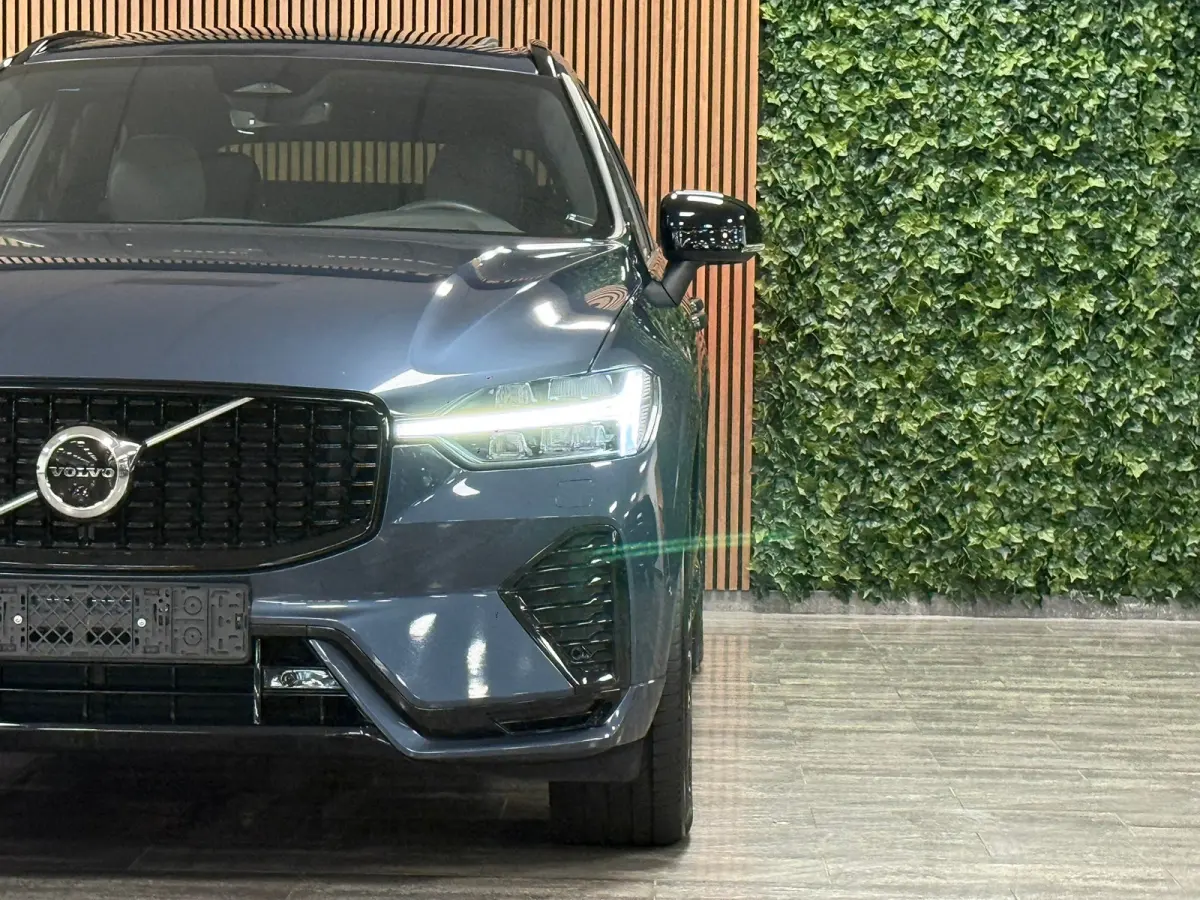 T8 AWD Recharge Plus Dark | Luchtvering | Trekhaak | 360° Camera | Harman Kardon | 455pk | Adaptieve Cruise Control | Stoelverwarming voor+achter | Stuurwielverwarming | Full LED Meesturend