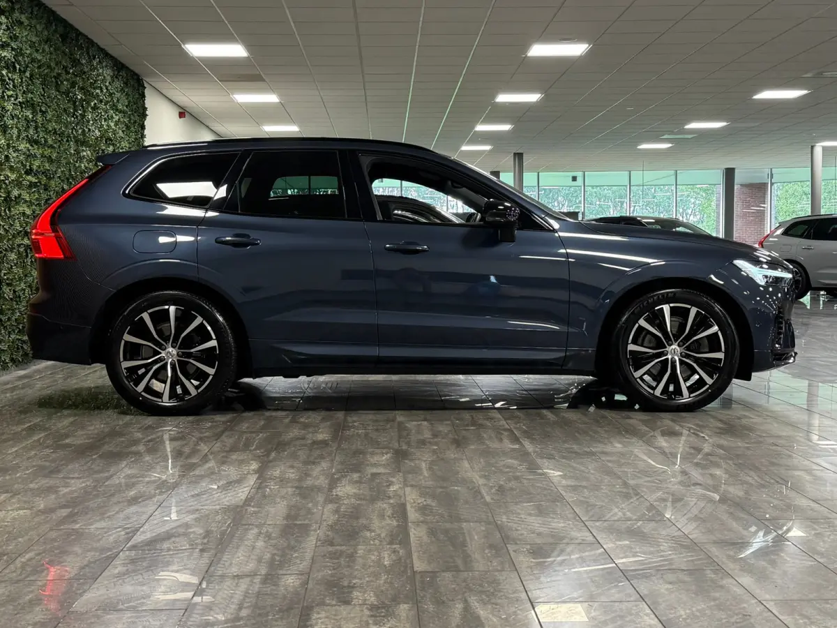 T8 AWD Recharge Plus Dark | Luchtvering | Trekhaak | 360° Camera | Harman Kardon | 455pk | Adaptieve Cruise Control | Stoelverwarming voor+achter | Stuurwielverwarming | Full LED Meesturend