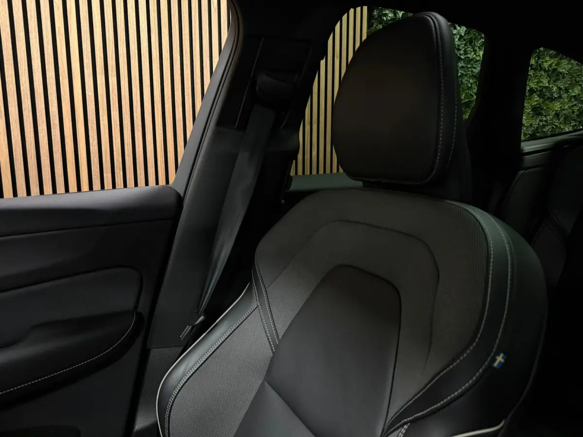 T8 AWD Recharge Plus Dark | Luchtvering | Trekhaak | 360° Camera | Harman Kardon | 455pk | Adaptieve Cruise Control | Stoelverwarming voor+achter | Stuurwielverwarming | Full LED Meesturend