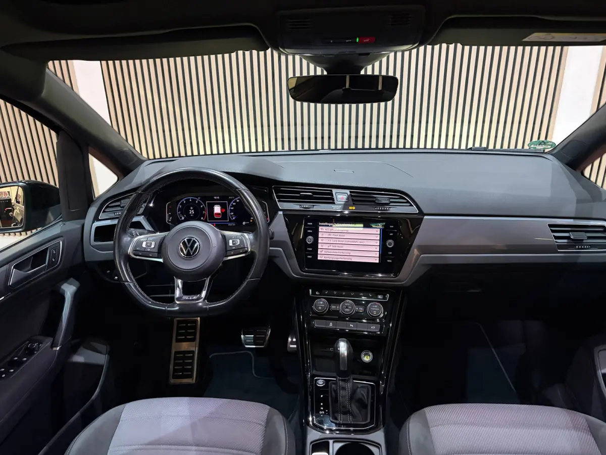 1.5 TSI Highline Executive R-Line-pakket 7p Pano Virtual Camera Keyless ACC Trekhaak