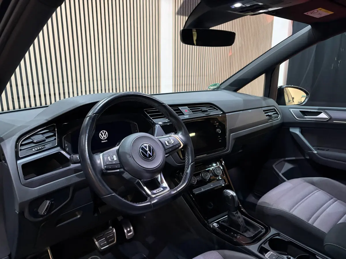 1.5 TSI Highline Executive R-Line-pakket 7p Pano Virtual Camera Keyless ACC Trekhaak