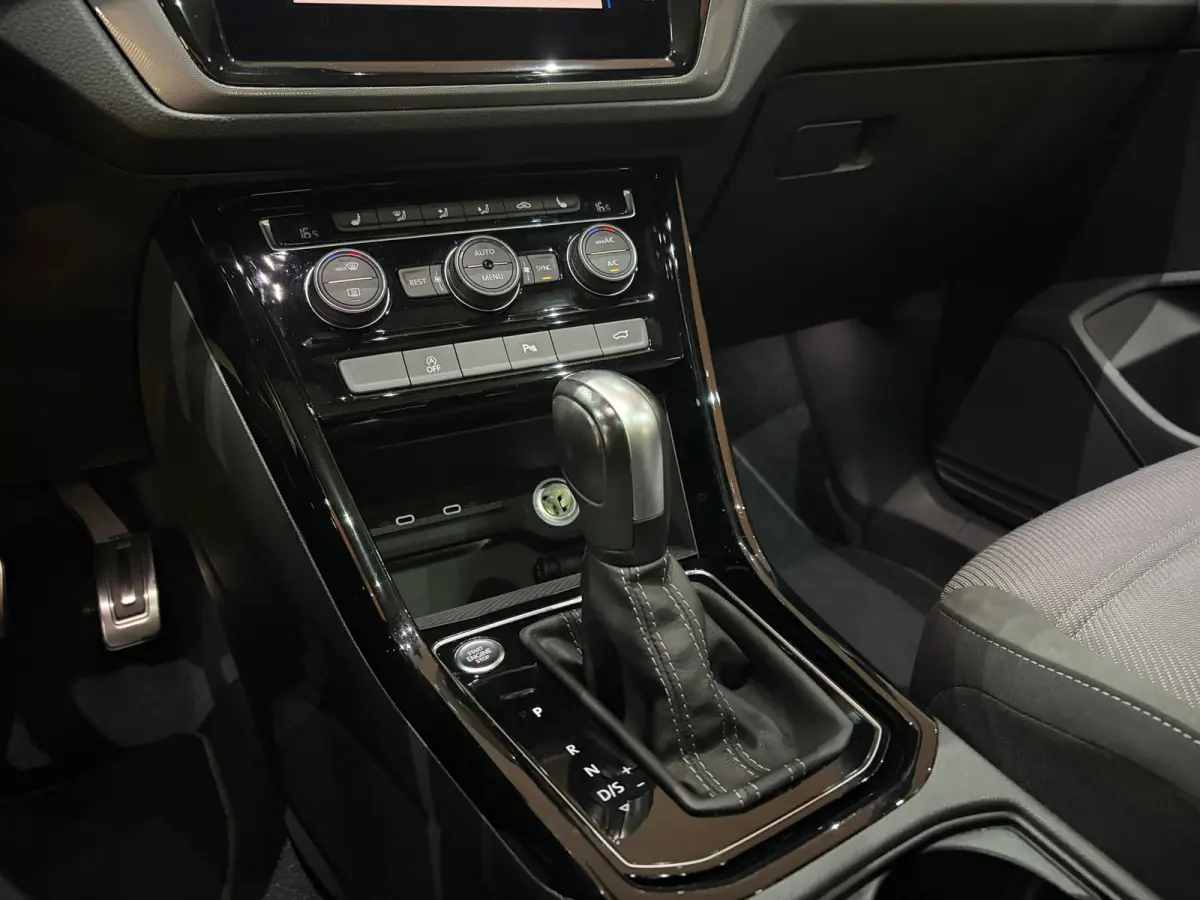 1.5 TSI Highline Executive R-Line-pakket 7p Pano Virtual Camera Keyless ACC Trekhaak