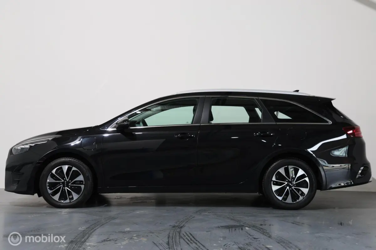 1.6 GDI PHEV DynamicLine - Stuur/Stoelverwarming - Carplay - Camera