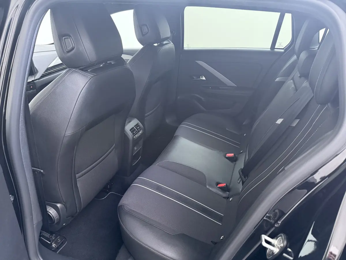1.2 Turbo GS Trekhaak | All-seasons | Apple Carplay/Android Auto|telefoonintegratie premium | Cruise control adaptief met Stop&Go | Electronic climate controle
