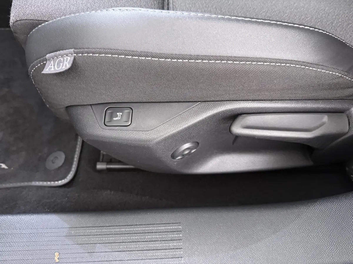 1.2 Turbo GS Trekhaak | All-seasons | Apple Carplay/Android Auto|telefoonintegratie premium | Cruise control adaptief met Stop&Go | Electronic climate controle