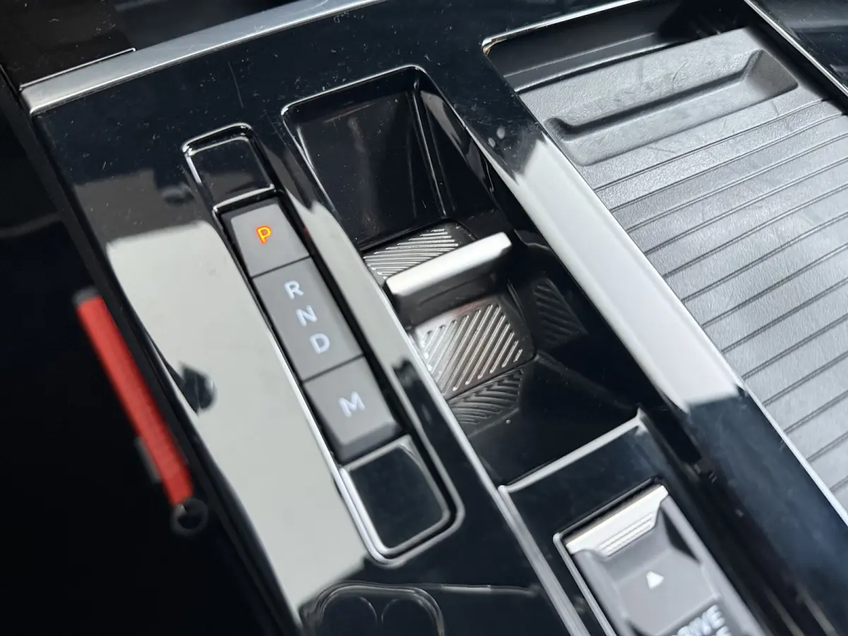 1.2 Turbo GS Trekhaak | All-seasons | Apple Carplay/Android Auto|telefoonintegratie premium | Cruise control adaptief met Stop&Go | Electronic climate controle