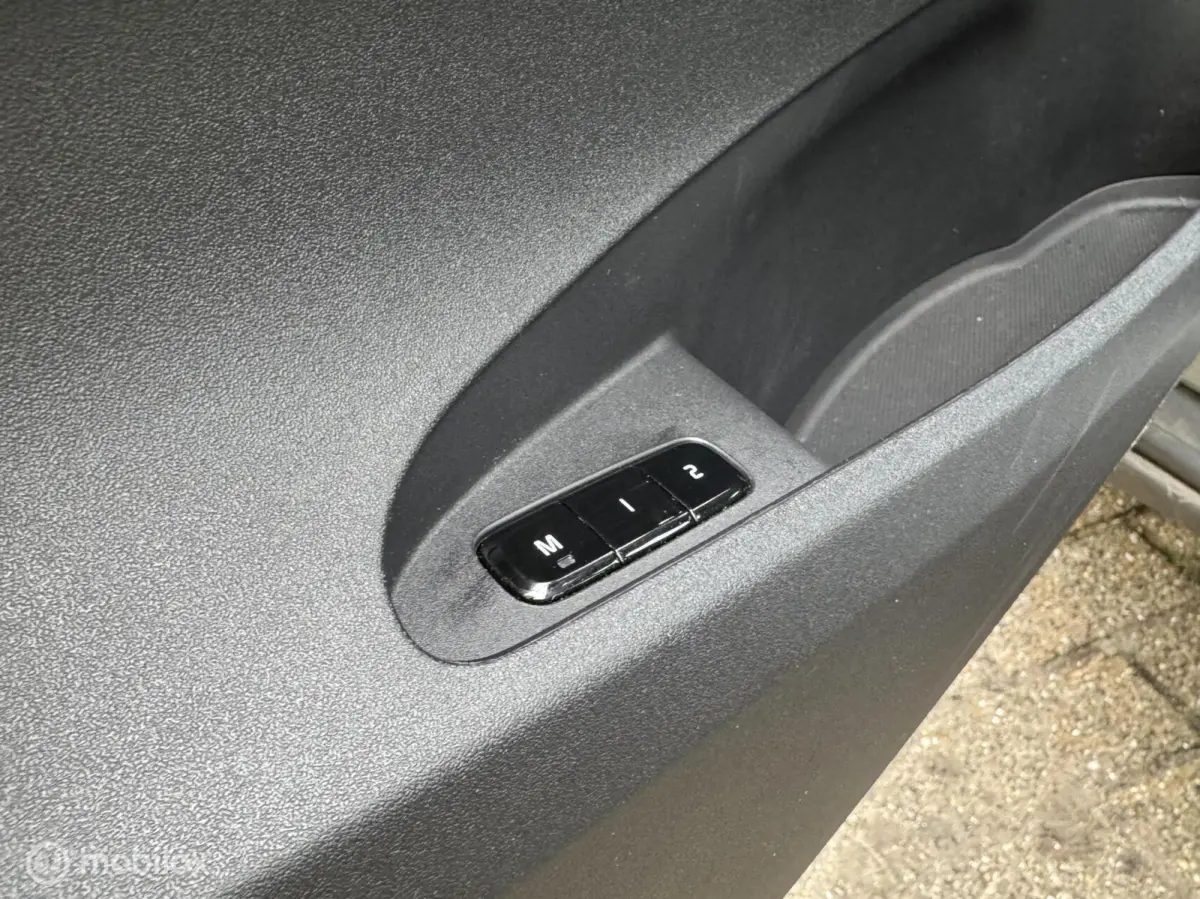 LONG RANGE DUAL MOTOR LAUNCH EDITION 78KWH
