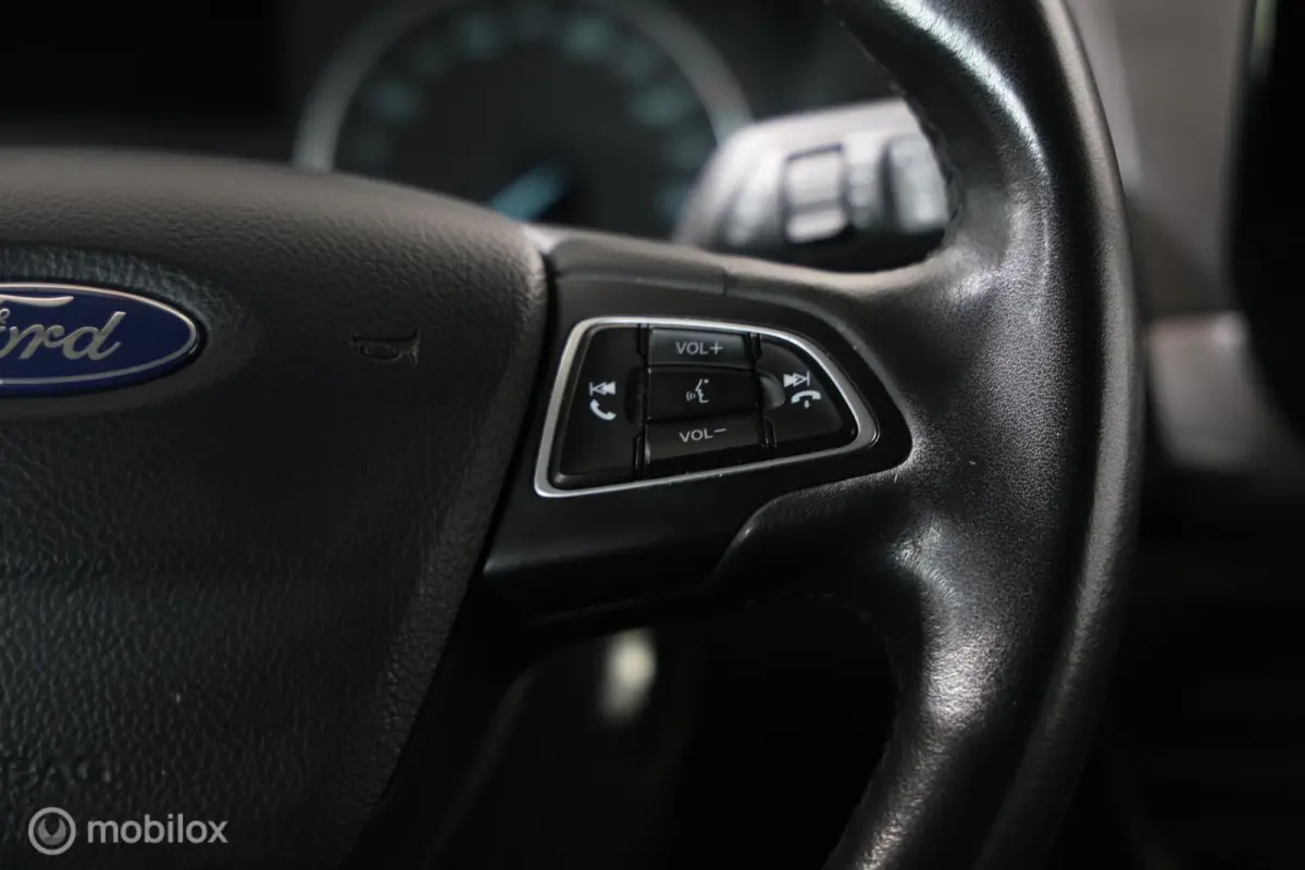 1.0 EcoBoost Titanium - Trekhaak - Carplay - Cruise control