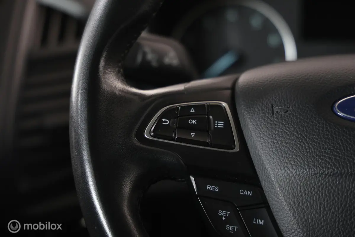 1.0 EcoBoost Titanium - Trekhaak - Carplay - Cruise control