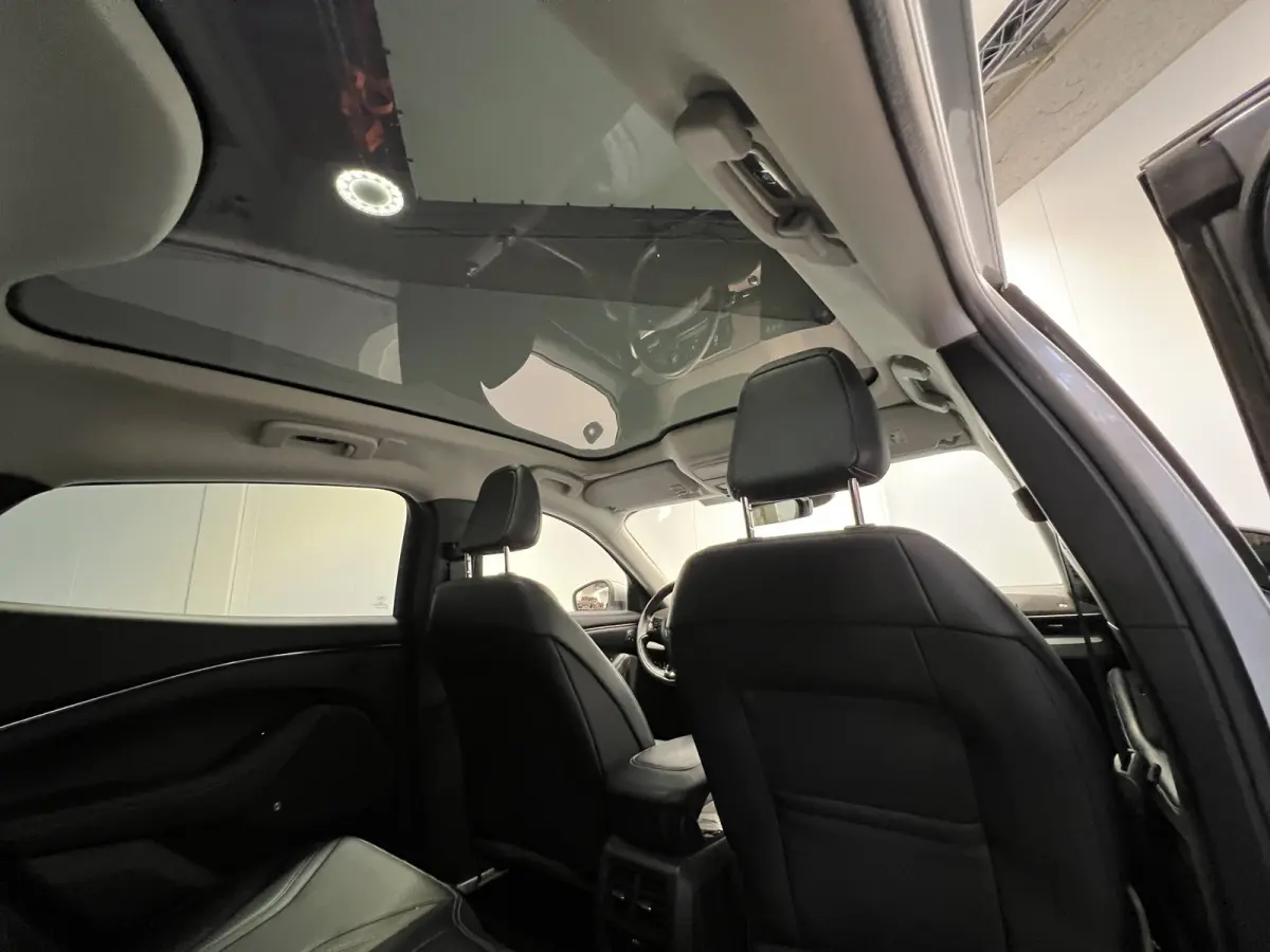 Extended RWD 98 kWh | Navigatie/Android/Apple Carplay | Panoramadak | Voorstoelen/Stuur/Voorruit Verwarmd | Cruise Control Adaptief | Achteruitrijcamera |