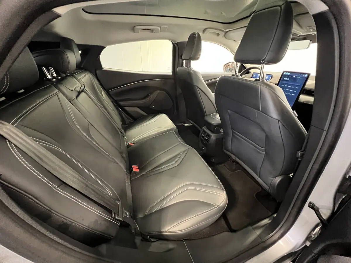 Extended RWD 98 kWh | Navigatie/Android/Apple Carplay | Panoramadak | Voorstoelen/Stuur/Voorruit Verwarmd | Cruise Control Adaptief | Achteruitrijcamera |