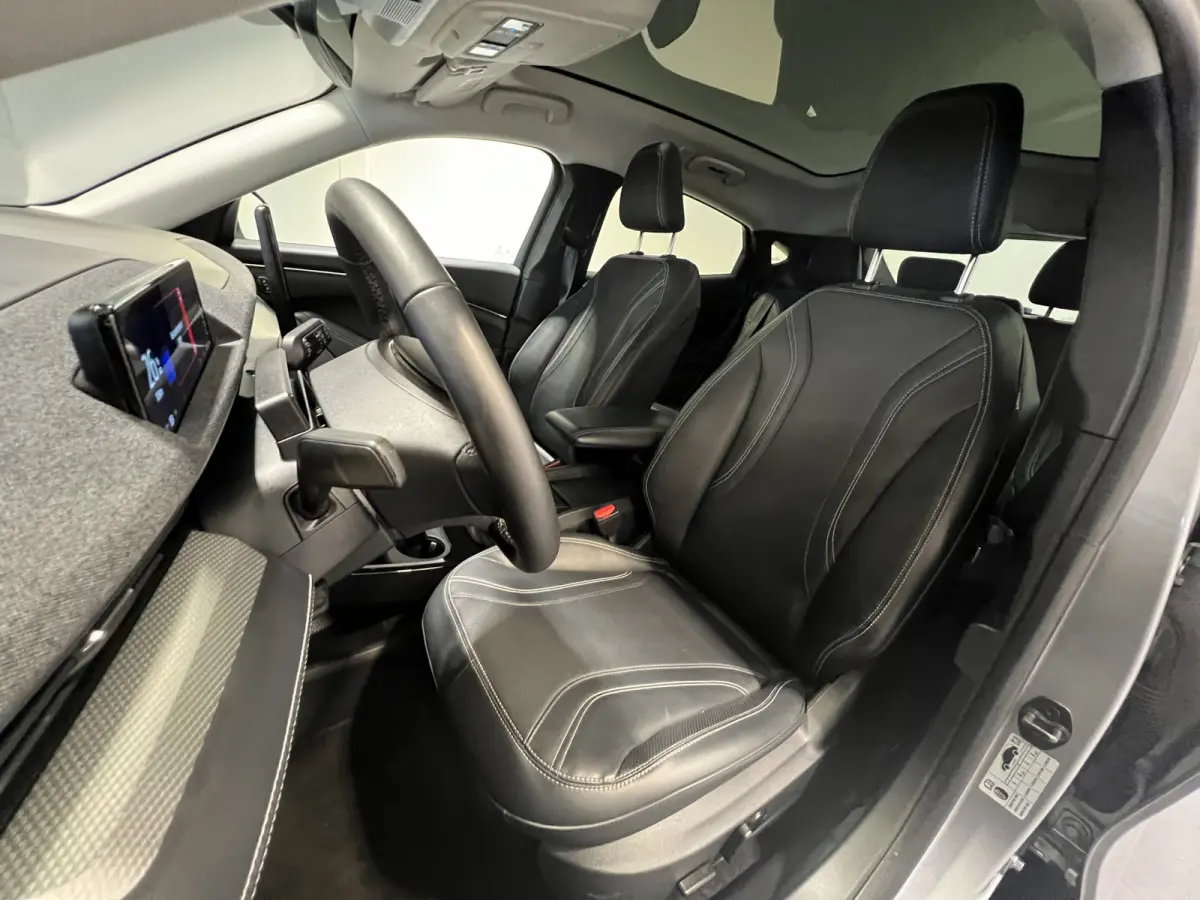 Extended RWD 98 kWh | Navigatie/Android/Apple Carplay | Panoramadak | Voorstoelen/Stuur/Voorruit Verwarmd | Cruise Control Adaptief | Achteruitrijcamera |