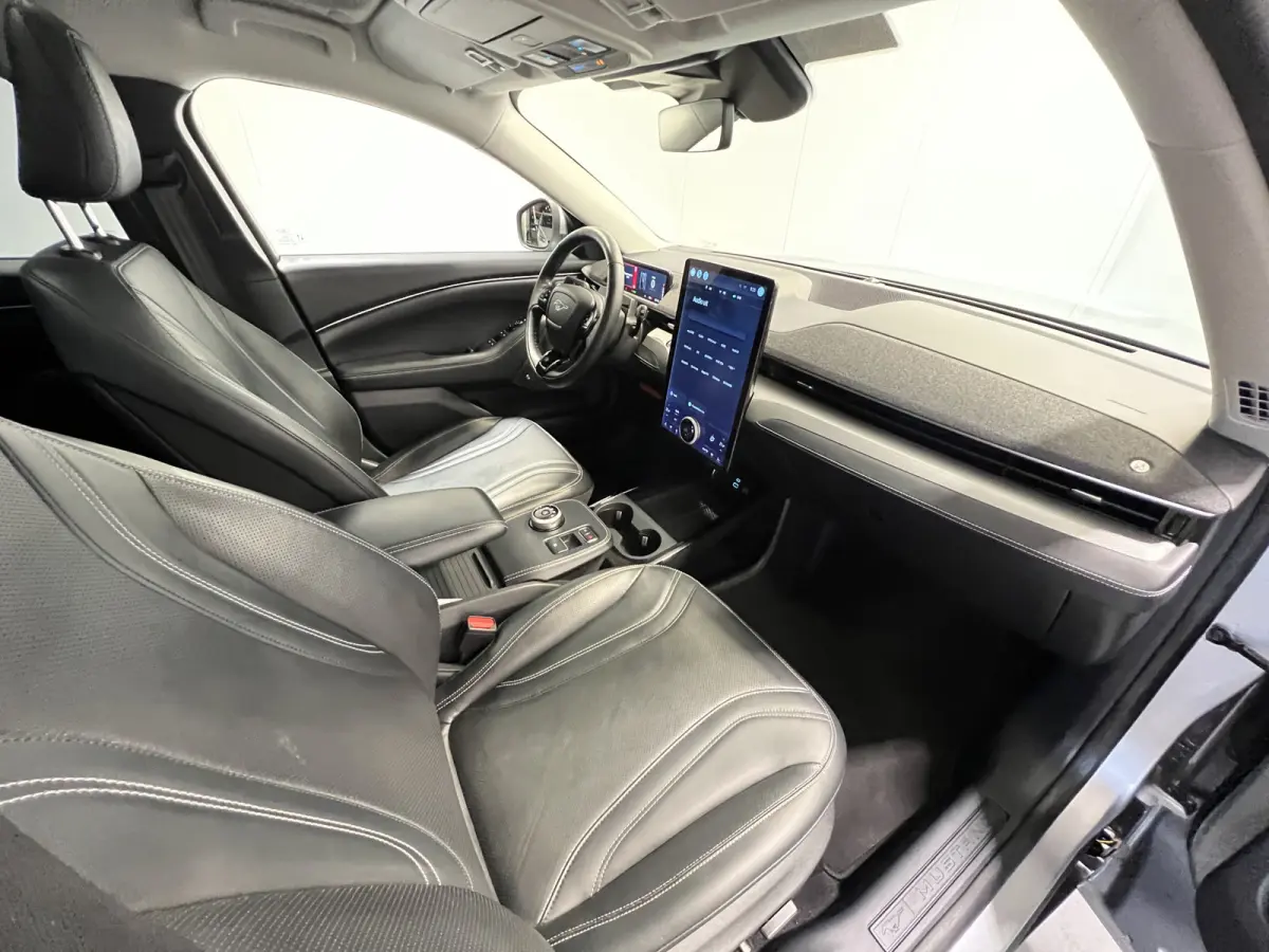 Extended RWD 98 kWh | Navigatie/Android/Apple Carplay | Panoramadak | Voorstoelen/Stuur/Voorruit Verwarmd | Cruise Control Adaptief | Achteruitrijcamera |