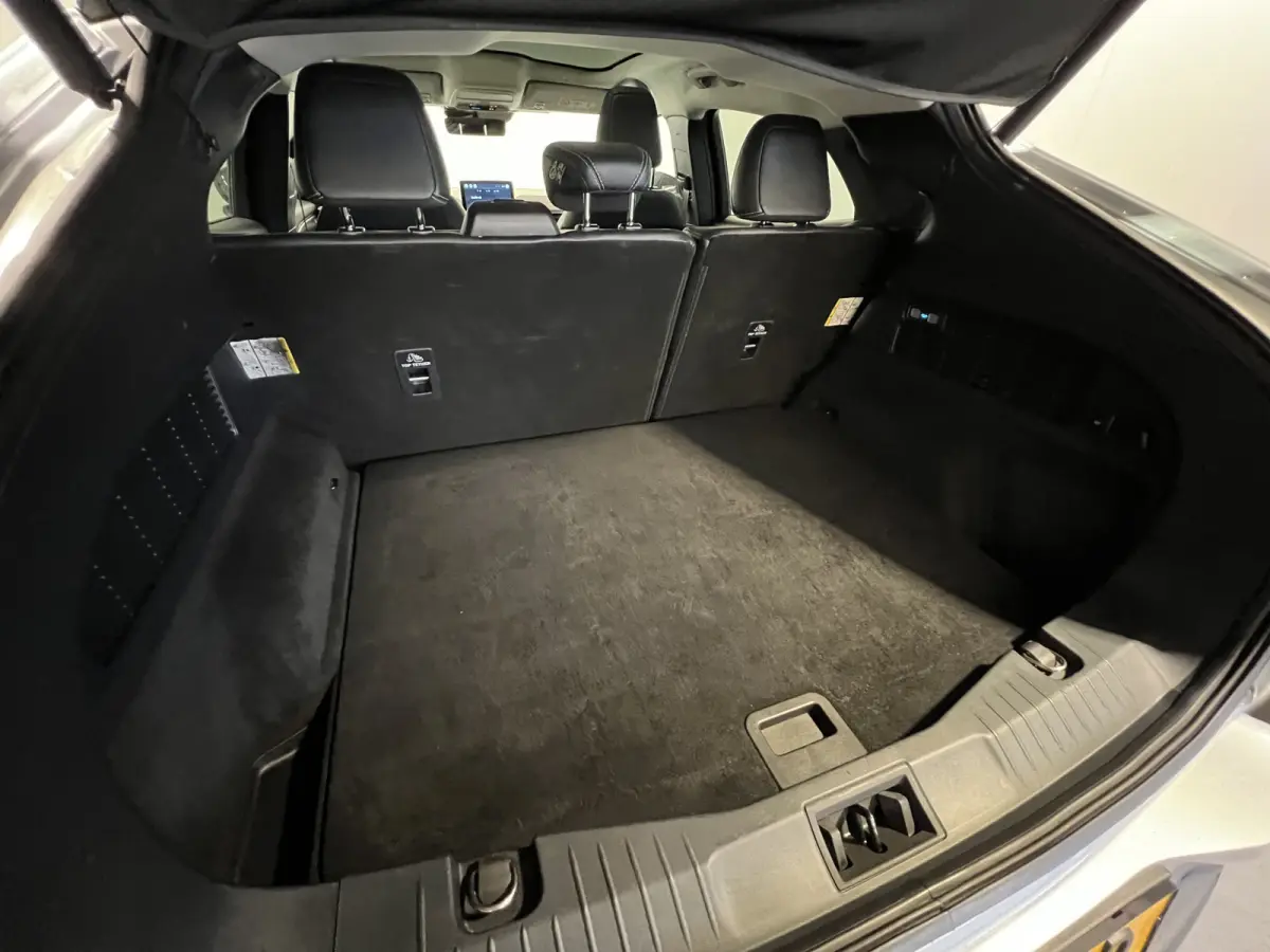 Extended RWD 98 kWh | Navigatie/Android/Apple Carplay | Panoramadak | Voorstoelen/Stuur/Voorruit Verwarmd | Cruise Control Adaptief | Achteruitrijcamera |