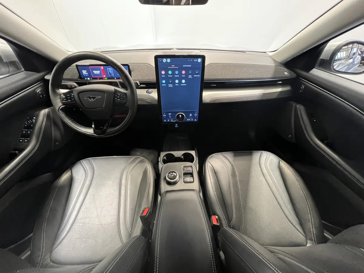 Extended RWD 98 kWh | Navigatie/Android/Apple Carplay | Panoramadak | Voorstoelen/Stuur/Voorruit Verwarmd | Cruise Control Adaptief | Achteruitrijcamera |