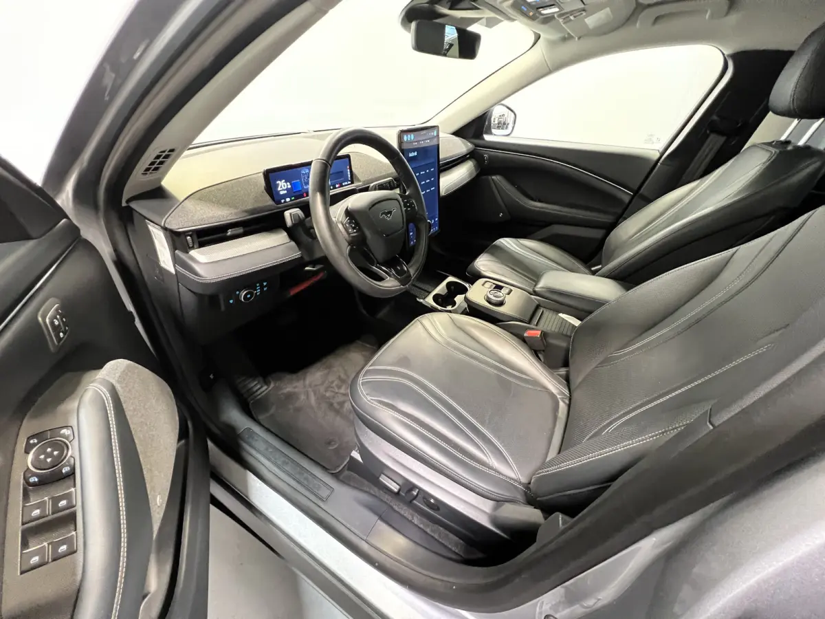 Extended RWD 98 kWh | Navigatie/Android/Apple Carplay | Panoramadak | Voorstoelen/Stuur/Voorruit Verwarmd | Cruise Control Adaptief | Achteruitrijcamera |