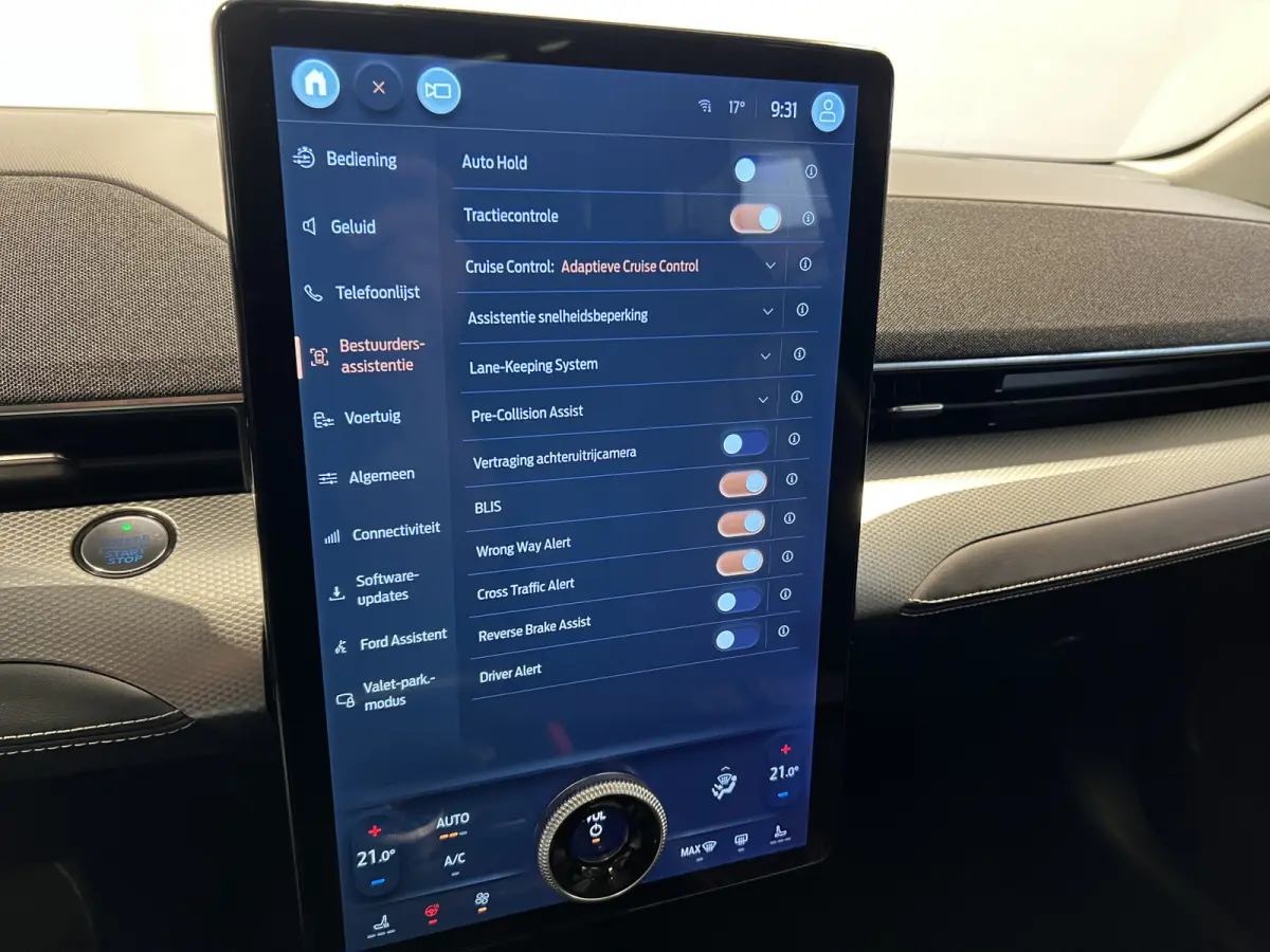 Extended RWD 98 kWh | Navigatie/Android/Apple Carplay | Panoramadak | Voorstoelen/Stuur/Voorruit Verwarmd | Cruise Control Adaptief | Achteruitrijcamera |