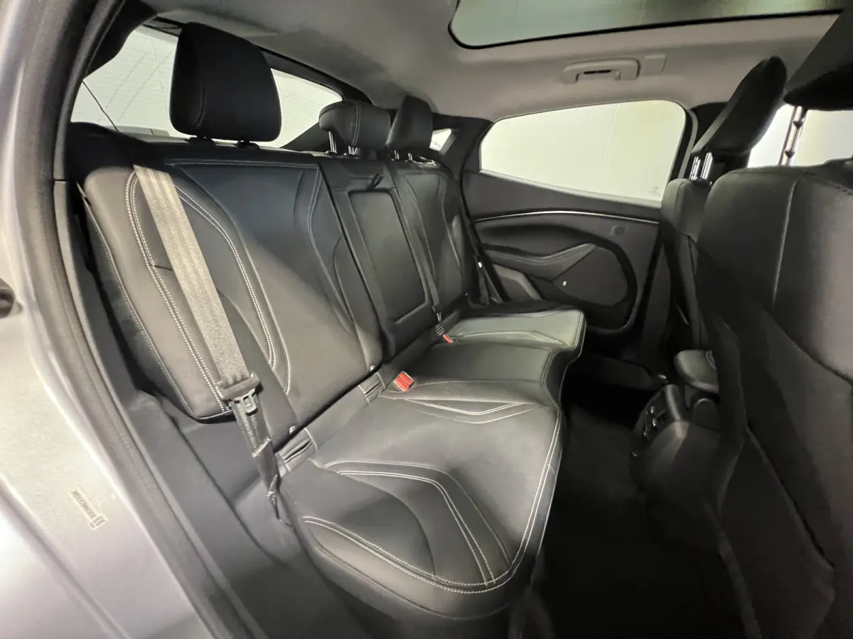 Extended RWD 98 kWh | Navigatie/Android/Apple Carplay | Panoramadak | Voorstoelen/Stuur/Voorruit Verwarmd | Cruise Control Adaptief | Achteruitrijcamera |