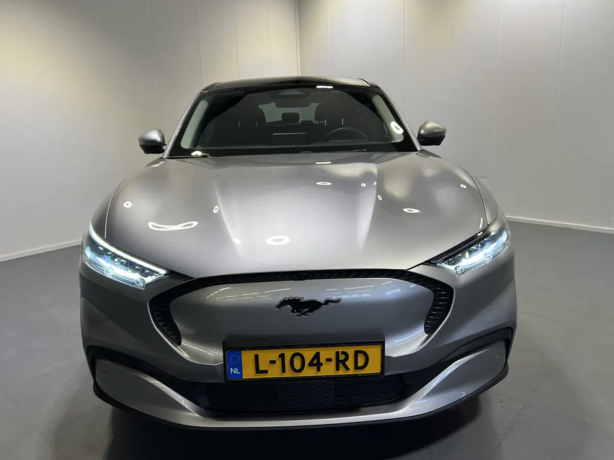Extended RWD 98 kWh | Navigatie/Android/Apple Carplay | Panoramadak | Voorstoelen/Stuur/Voorruit Verwarmd | Cruise Control Adaptief | Achteruitrijcamera |