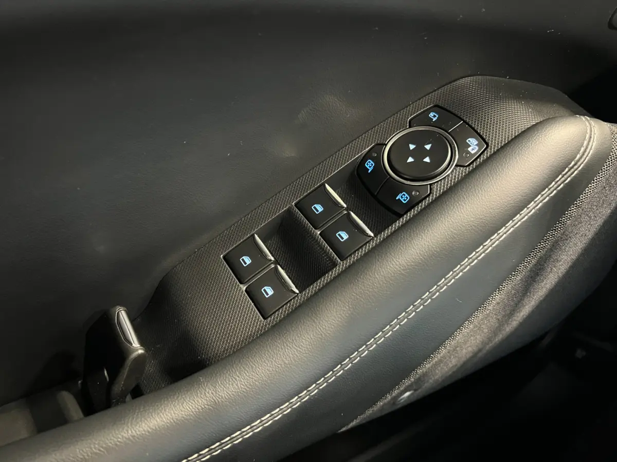 Extended RWD 98 kWh | Navigatie/Android/Apple Carplay | Panoramadak | Voorstoelen/Stuur/Voorruit Verwarmd | Cruise Control Adaptief | Achteruitrijcamera |