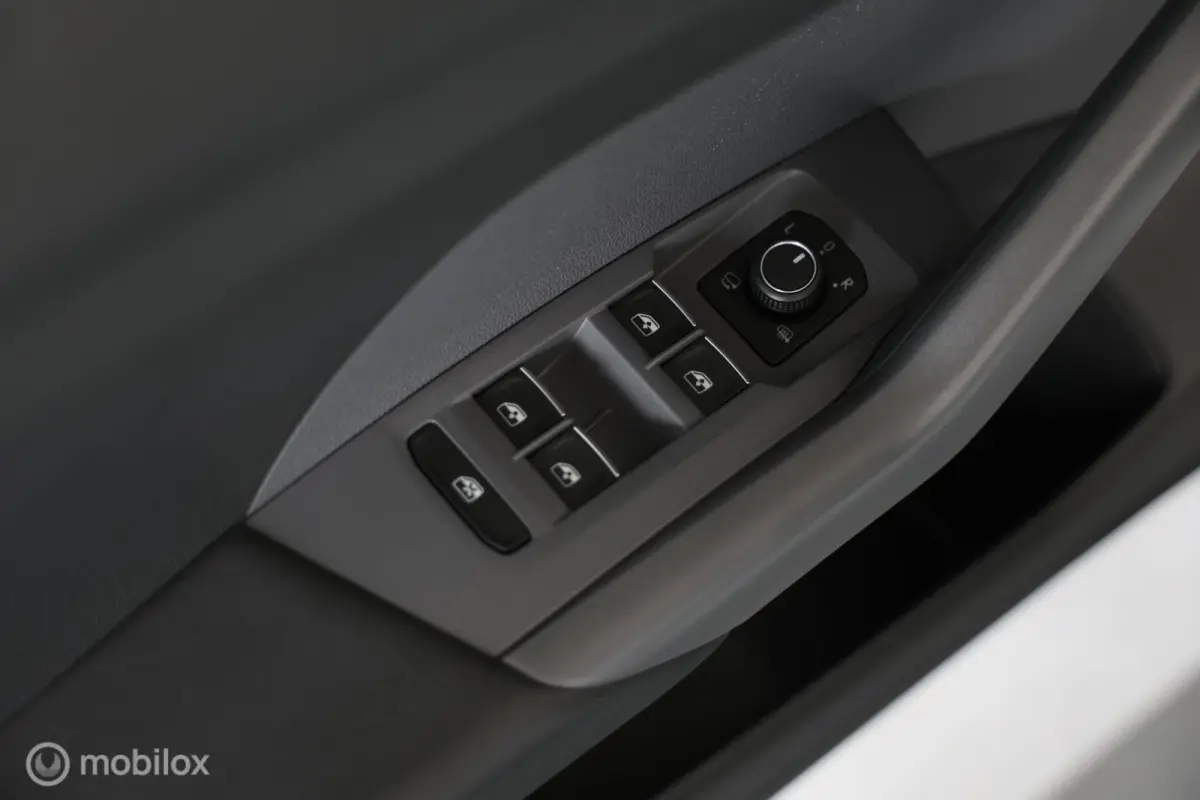 1.0 TSI Style - Trekhaak afneembaar - Carplay - Stoelverwarming
