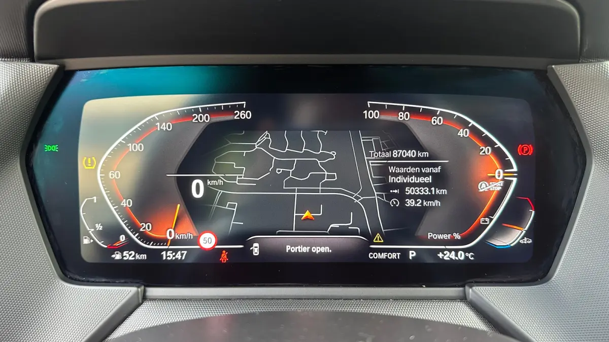 218i Business Edition | M-sport | Apple Carplay / Android Auto | Panoramadak | M-sportstoelen | Alcantara | 18'' L.M. | Draadloos telefoonlader | HiFi Geluid | | Achterbank in delen neerklap