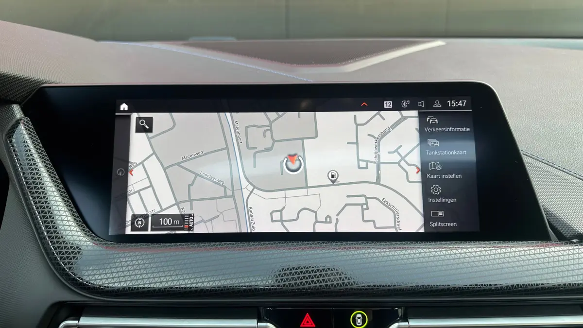 218i Business Edition | M-sport | Apple Carplay / Android Auto | Panoramadak | M-sportstoelen | Alcantara | 18'' L.M. | Draadloos telefoonlader | HiFi Geluid | | Achterbank in delen neerklap