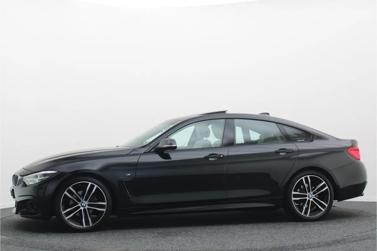 420i High Executive Leer, Panoramadak, Cruise, Verwarmd Stuurwiel, Bluetooth, Navigatie, LED, PDC, 19''