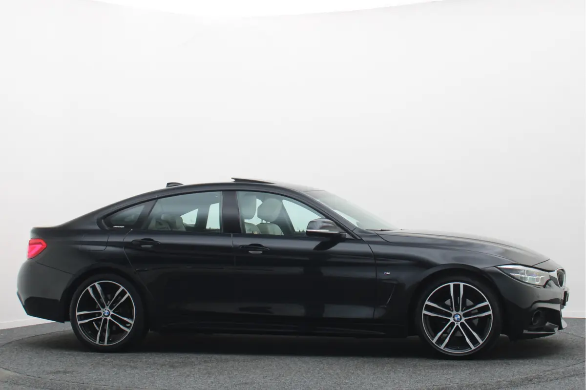 420i High Executive Leer, Panoramadak, Cruise, Verwarmd Stuurwiel, Bluetooth, Navigatie, LED, PDC, 19''