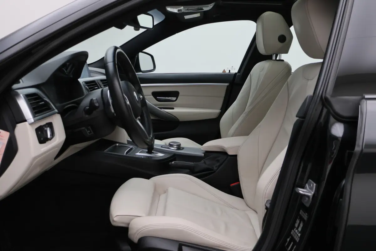 420i High Executive Leer, Panoramadak, Cruise, Verwarmd Stuurwiel, Bluetooth, Navigatie, LED, PDC, 19''