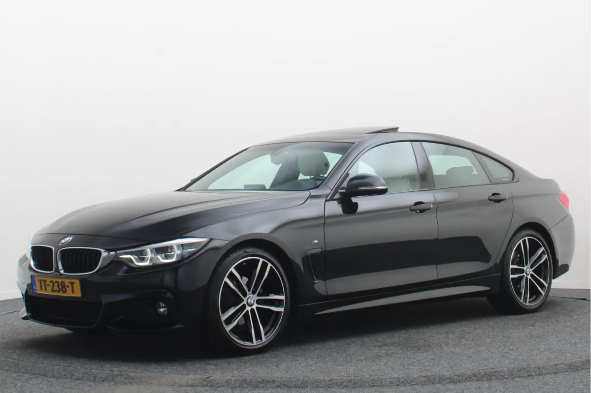 420i High Executive Leer, Panoramadak, Cruise, Verwarmd Stuurwiel, Bluetooth, Navigatie, LED, PDC, 19''