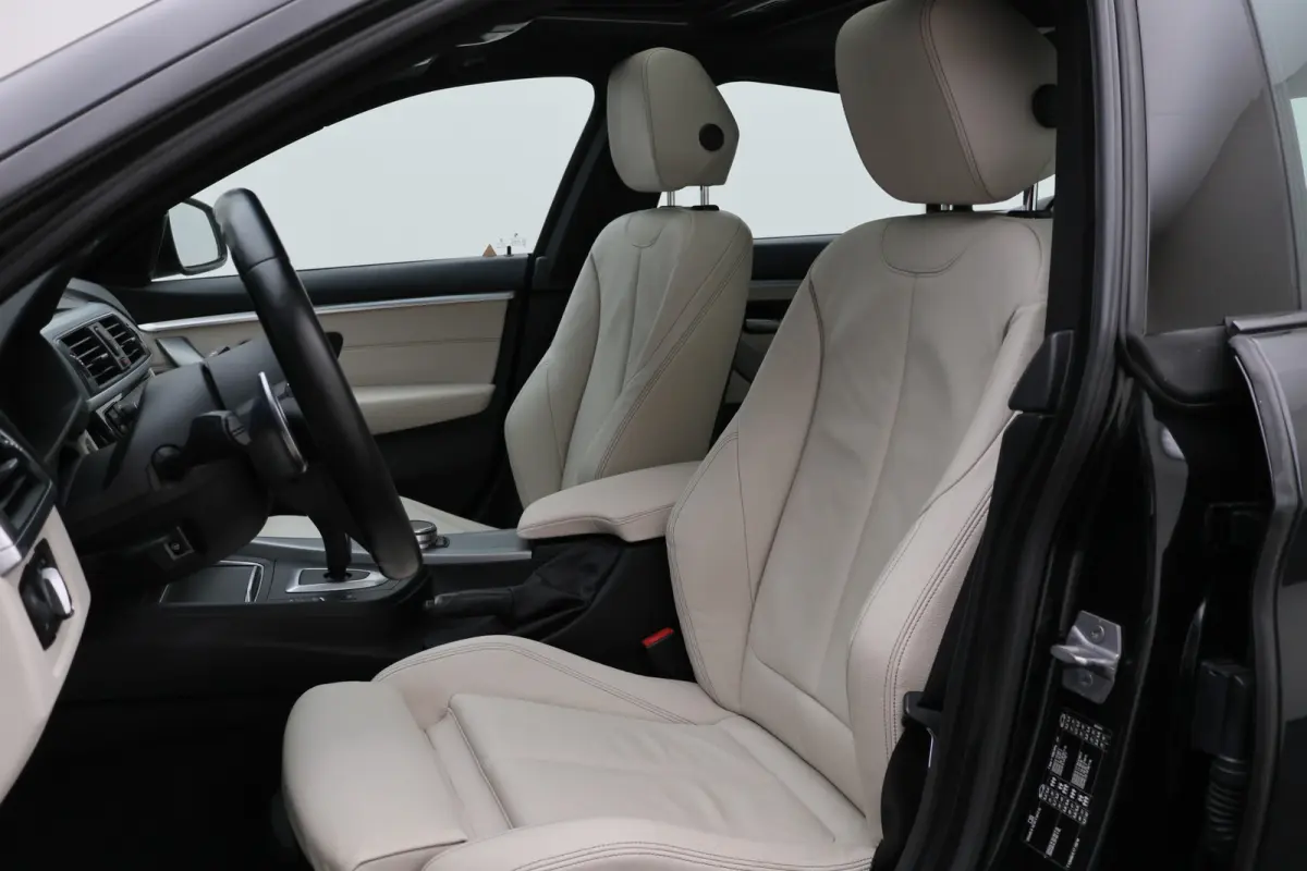 420i High Executive Leer, Panoramadak, Cruise, Verwarmd Stuurwiel, Bluetooth, Navigatie, LED, PDC, 19''