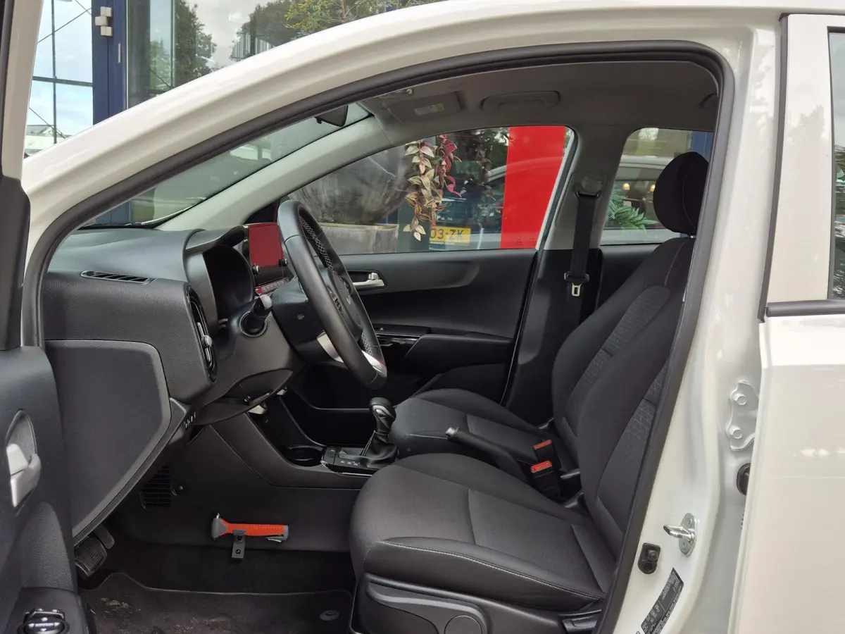 1.0 DPi DynamicLine AUTOMAAT | Navigatie via Apple Carplay | Airco | Licht metalen velgen | Cruise Control