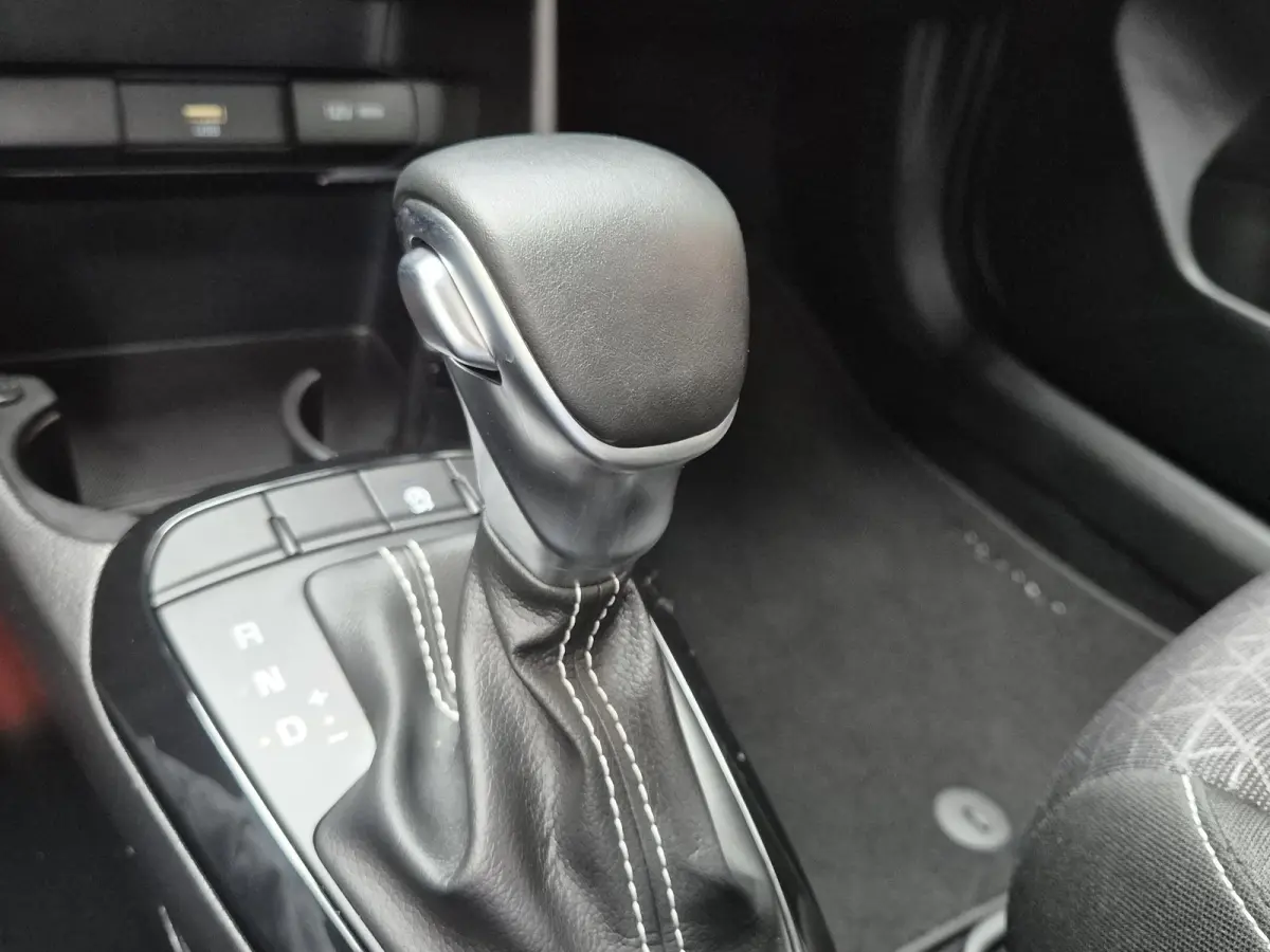 1.0 DPi DynamicLine AUTOMAAT | Navigatie via Apple Carplay | Airco | Licht metalen velgen | Cruise Control