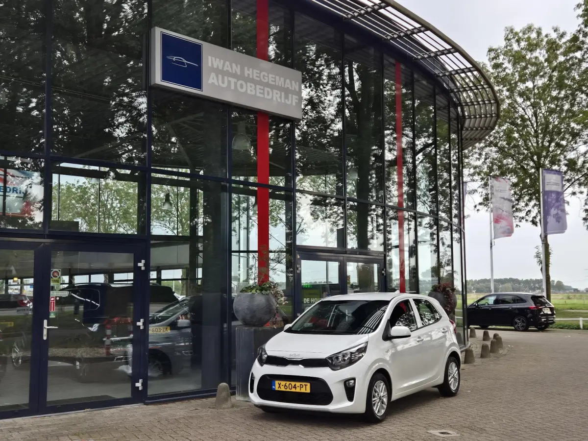 1.0 DPi DynamicLine AUTOMAAT | Navigatie via Apple Carplay | Airco | Licht metalen velgen | Cruise Control