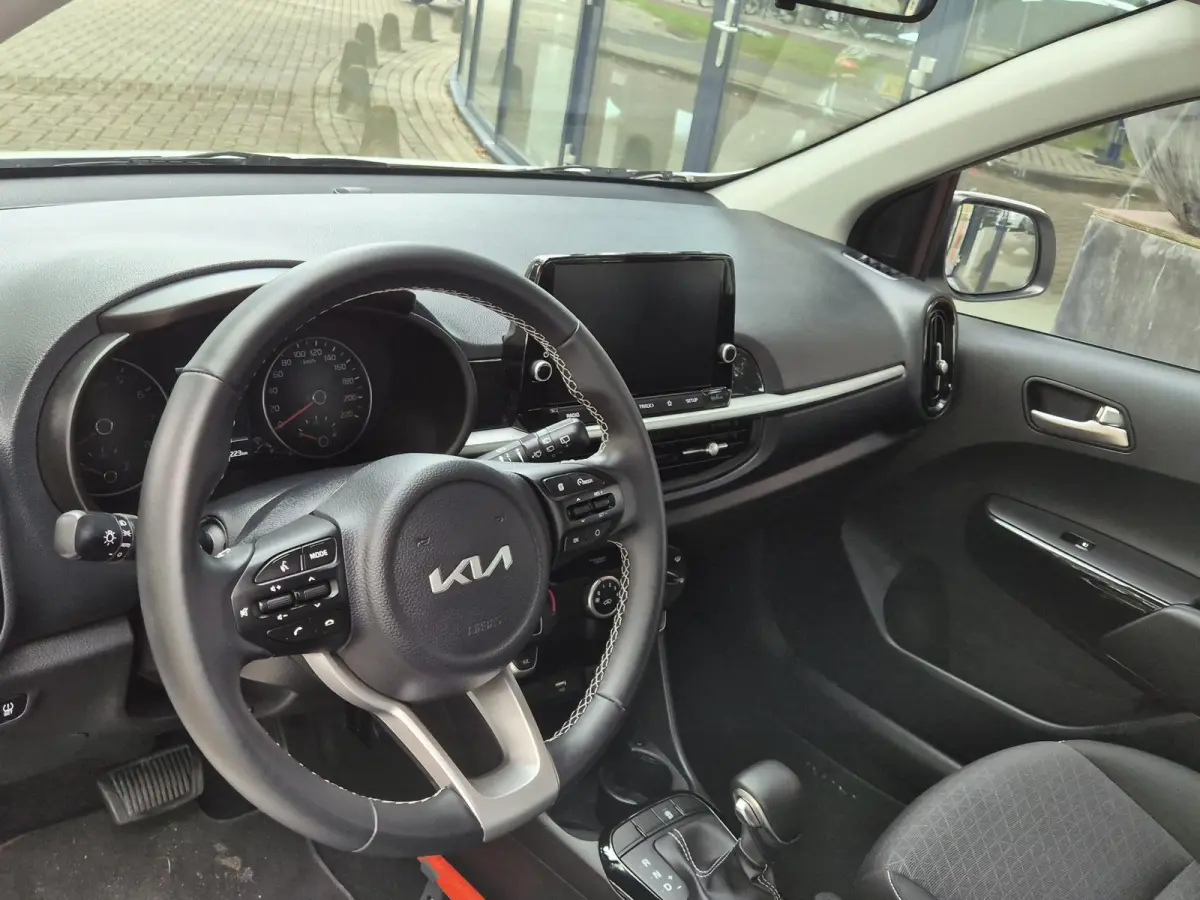 1.0 DPi DynamicLine AUTOMAAT | Navigatie via Apple Carplay | Airco | Licht metalen velgen | Cruise Control
