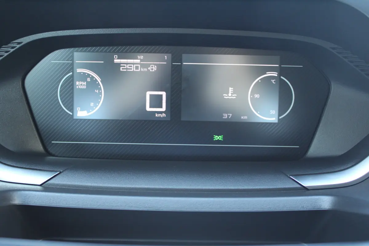 L2 1.5 100 PK 8 JAAR GARANTIE | 10"SCHERM + DRAADLOOS CARPLAY | BETIMMERING LAADRUIMTE