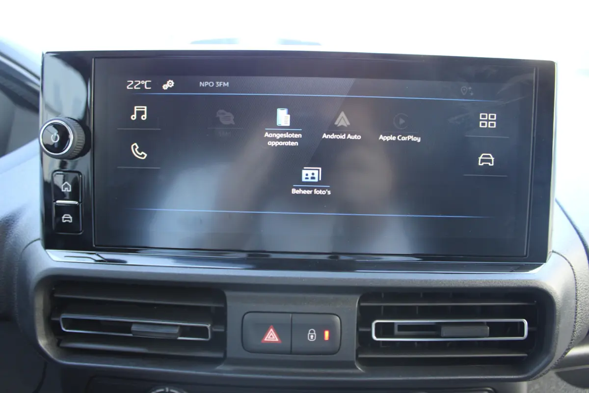 L2 1.5 100 PK 8 JAAR GARANTIE | 10"SCHERM + DRAADLOOS CARPLAY | BETIMMERING LAADRUIMTE