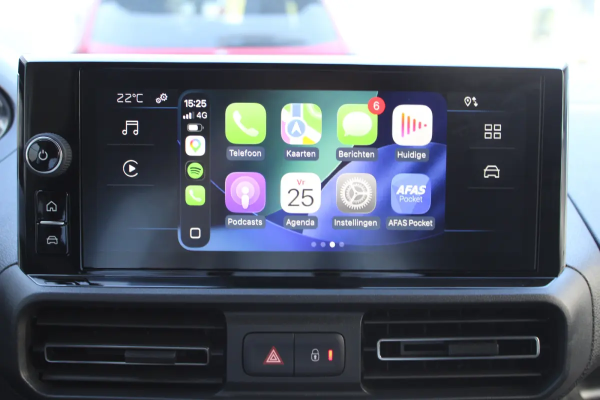 L2 1.5 100 PK 8 JAAR GARANTIE | 10"SCHERM + DRAADLOOS CARPLAY | BETIMMERING LAADRUIMTE