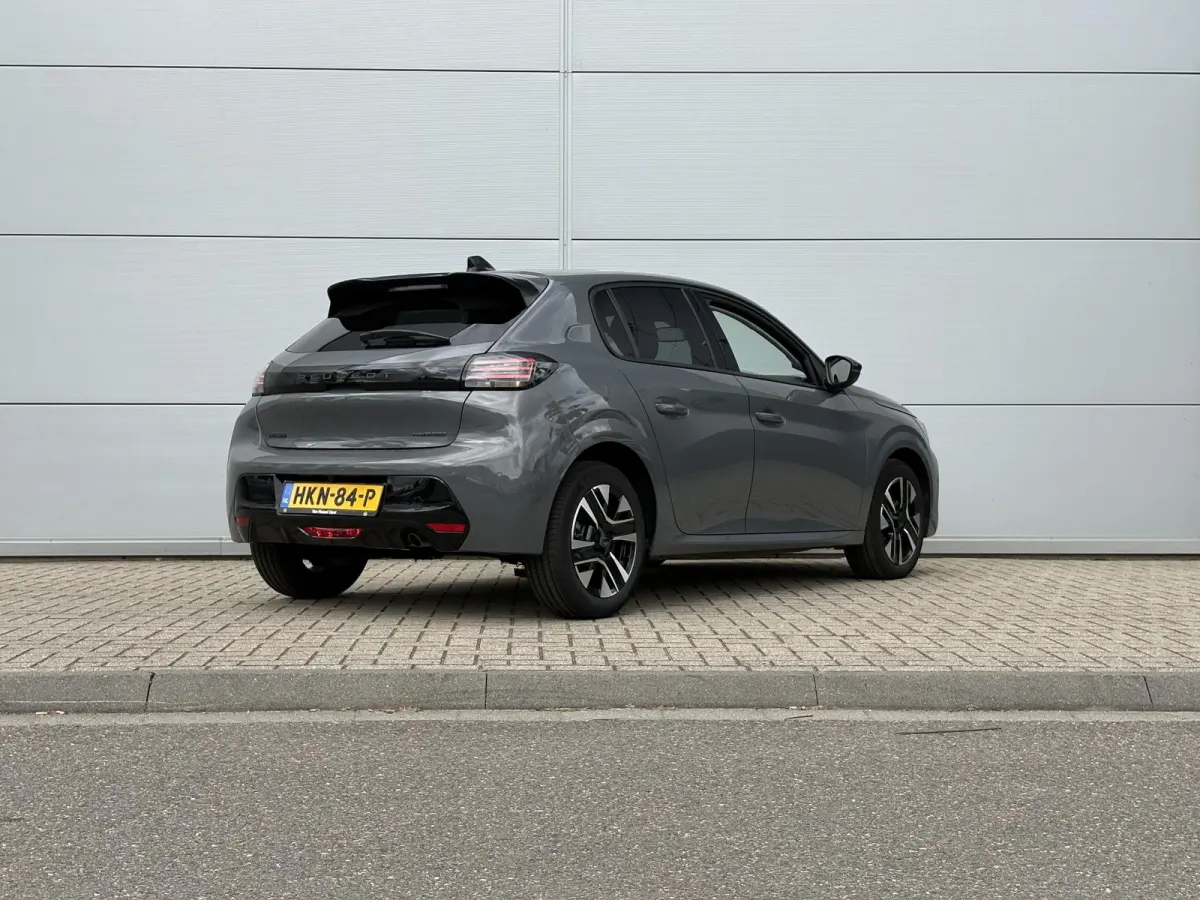 1.2 Hybrid 110 e-DCS6 Allure | 360 Camera | Cruise Control | Apple Carplay/Android Auto
