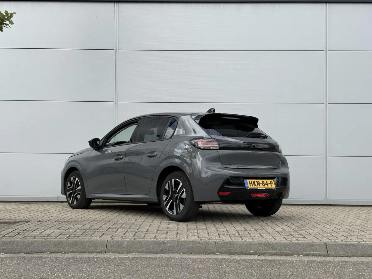 1.2 Hybrid 110 e-DCS6 Allure | 360 Camera | Cruise Control | Apple Carplay/Android Auto